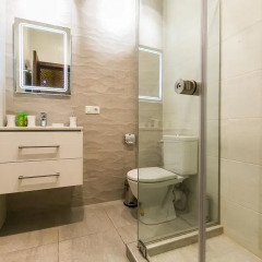 Отель Sweet Home 3 at Freedom Square ванная