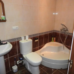 Отель Marisali Hotel Грузия, Тбилиси - отзывы, цены и фото номеров - забронировать отель Marisali Hotel онлайн ванная