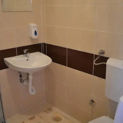 Отель Hostel Theater 011 Сербия, Белград - отзывы, цены и фото номеров - забронировать отель Hostel Theater 011 онлайн ванная фото 2