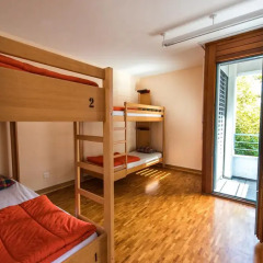 Geneva Hostel Стандартный номер с различными типами кроватей (общая ванная комната)