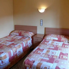 Отель Hostal Rodes Стандартный номер с различными типами кроватей