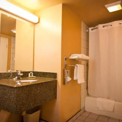 Отель Super 8 by Wyndham Los Angeles 2* Стандартный номер с различными типами кроватей фото 10
