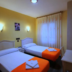 Отель Hostal Regio Номер категории Эконом с различными типами кроватей фото 11