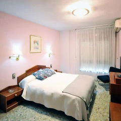 Отель Hostal la Carrasca Стандартный номер с различными типами кроватей фото 6