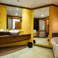Отель Victoria Hoi An Beach Resort & Spa 4* Улучшенный номер с различными типами кроватей фото 7