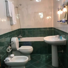 Отель B&B Tirana Smile Албания, Тирана - отзывы, цены и фото номеров - забронировать отель B&B Tirana Smile онлайн ванная