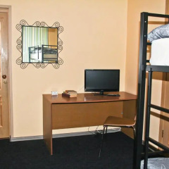 Апартаменты AHOSTEL Кровать в женском общем номере с двухъярусной кроватью фото 5