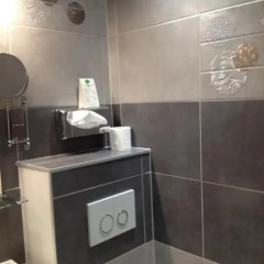 Hotel Des Lices сейф в номере