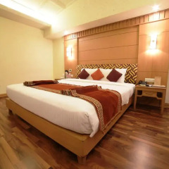 Hotel Babylon Inn сейф в номере