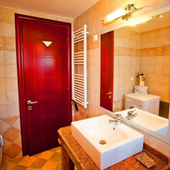 Отель Aselinos Suites 3* Коттедж с различными типами кроватей фото 10