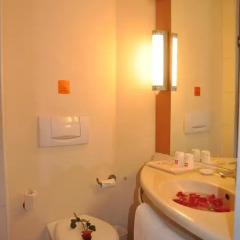 Zhongshan The Center Hotel 3* Стандартный номер с различными типами кроватей фото 5