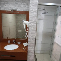 Hotel Dyrrah ванная