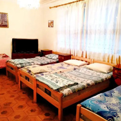 Хостел Sakharov & Tours Кровать в женском общем номере с двухъярусными кроватями фото 3