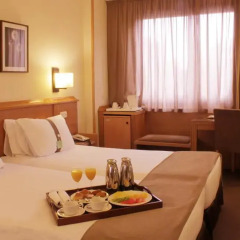 Отель Holiday Inn Madrid - Pirámides 3* Стандартный номер с различными типами кроватей фото 3