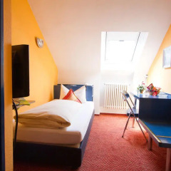 Hotel Am Heideloffplatz 3* Стандартный номер с различными типами кроватей (общая ванная комната) фото 2