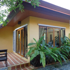 Отель Pranburi Noy Resort Таиланд, Пак-Нам-Пран - отзывы, цены и фото номеров - забронировать отель Pranburi Noy Resort онлайн балкон