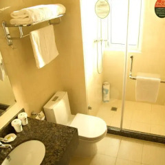 GreenTree Inn Guangdong Shenzhen Huaqiangbei Express Hotel Шэньчжэнь ванная