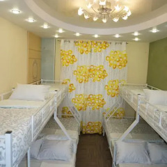 Hostel Berloga Кровать в общем номере с двухъярусной кроватью фото 9