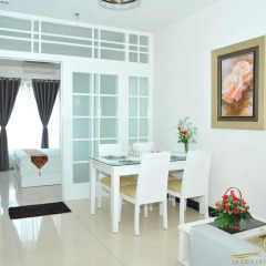 Queen Central Apartment-Hotel 3* Апартаменты с различными типами кроватей