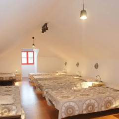 Olive3 Ericeira Hostel Кровать в общем номере двухъярусные кровати фото 3