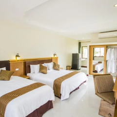 Отель Baan Tong Tong Pattaya 3* Стандартный семейный номер с двуспальной кроватью
