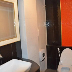Отель Dwella Suvarnabhumi 3* Улучшенный номер с двуспальной кроватью фото 3