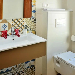 Отель Hostal La Fonda Испания, Кониль-де-ла-Фронтера - отзывы, цены и фото номеров - забронировать отель Hostal La Fonda онлайн ванная фото 2