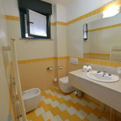 Hotel Leonardo Парма ванная