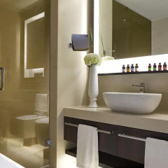 Отель ME Milan Il Duca 5* Номер Aura с различными типами кроватей фото 7