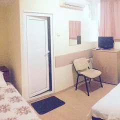 Отель East Gate Guest Rooms Стандартный номер с различными типами кроватей фото 23