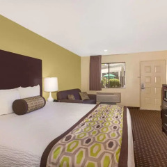 Отель Days Inn Milpitas San Jose 2* Номер Делюкс с различными типами кроватей