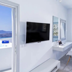 Отель Alti Santorini Suites Люкс с различными типами кроватей фото 13