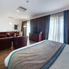 Отель Golden Tulip Vivaldi 4* Люкс