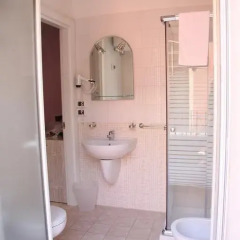 Central Hotel 3* Стандартный номер фото 2