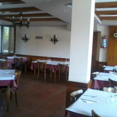 Отель Hostal Linares питание
