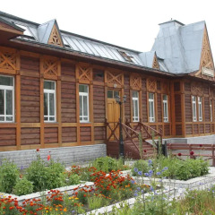 Гостиница База отдыха Кругобайкальская в Николе отзывы, цены и фото номеров - забронировать гостиницу База отдыха Кругобайкальская онлайн Никола вид на фасад фото 2