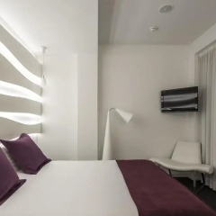Отель Room Mate Emma 3* Стандартный номер с двуспальной кроватью фото 3