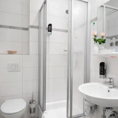 Upper Room Hotel Kurfürstendamm 3* Улучшенные апартаменты с различными типами кроватей фото 9