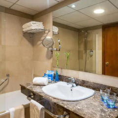 Отель Tryp Vielha Baqueira ванная фото 4