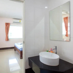 Отель Baan Sutra Guesthouse 3* Номер Делюкс с различными типами кроватей фото 6