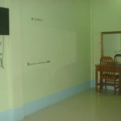 Отель Mya Kyun Nadi Motel 2* Улучшенный номер с различными типами кроватей фото 2