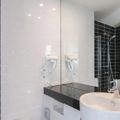 Отель Holiday Inn Express Frankfurt City Hauptbahnhof 4* Стандартный номер с различными типами кроватей фото 10