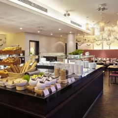 Отель Holiday Inn Berlin-Alexanderplatz 4* Стандартный номер с двуспальной кроватью