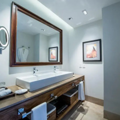Square Small Luxury Hotel 4* Улучшенный люкс с различными типами кроватей фото 6