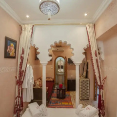 Отель Dar Ikalimo Marrakech 3* Улучшенный номер с двуспальной кроватью фото 2