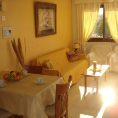 Апартаменты Arilena Holiday Apartments комната для гостей
