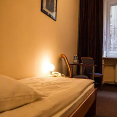 Hotel Mazowiecki Стандартный номер с двуспальной кроватью (общая ванная комната) фото 11