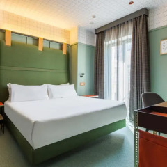 Отель Room Mate Giulia Стандартный номер с различными типами кроватей фото 7