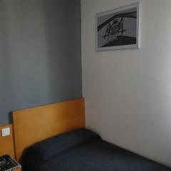 Отель Hostal Lami Стандартный номер с различными типами кроватей