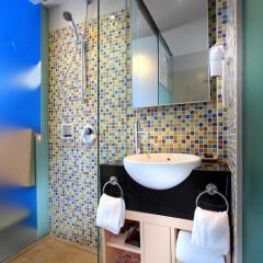 Отель Best Western Kuta Beach 3* Номер Делюкс с различными типами кроватей фото 5